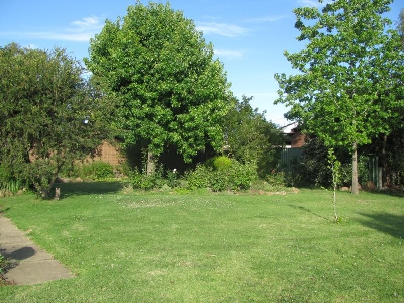 1 Talbingo Cres Lake Albert, Wagga Wagga NSW 2650