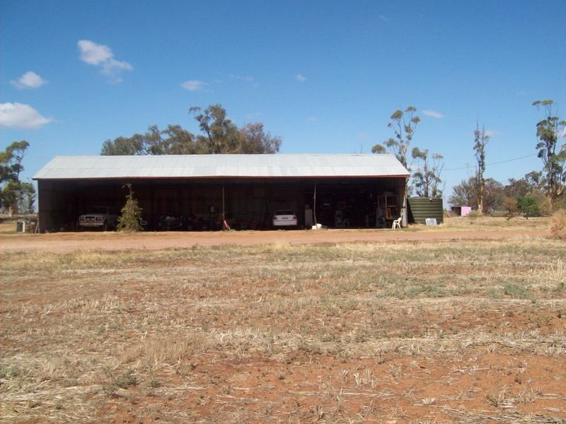 1 Airlie Street, Matong NSW 2652
