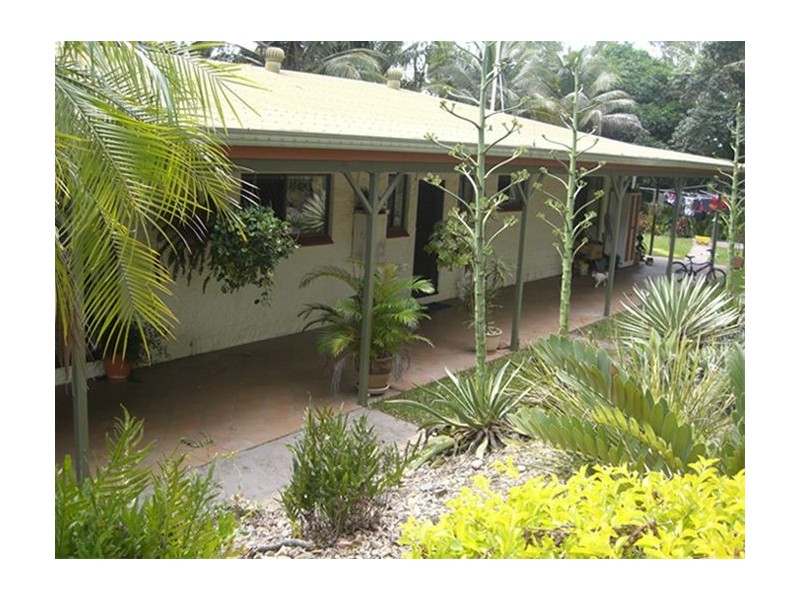 5 Lamberts Rd, Sarina QLD 4737