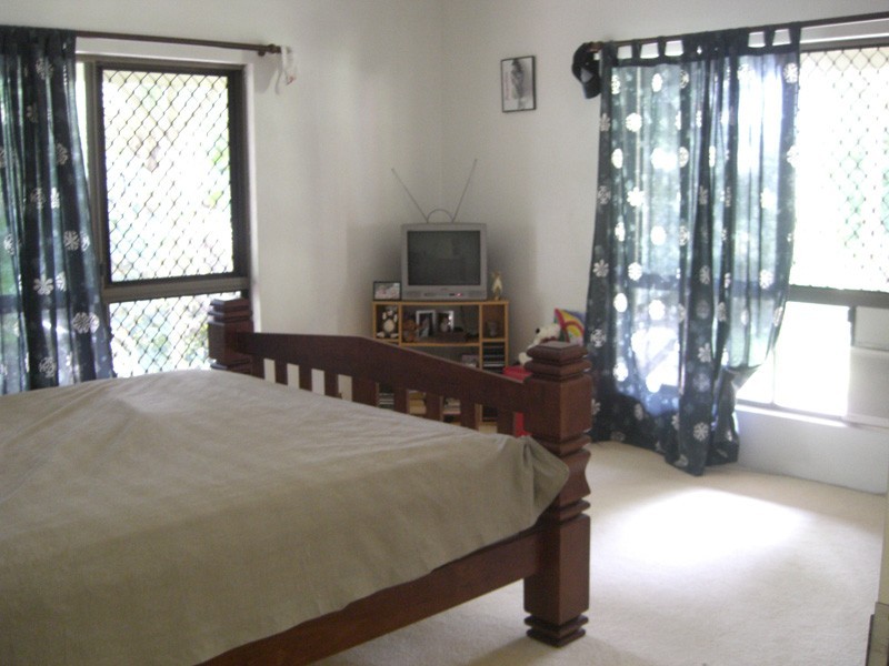 5 Lamberts Rd, Sarina QLD 4737