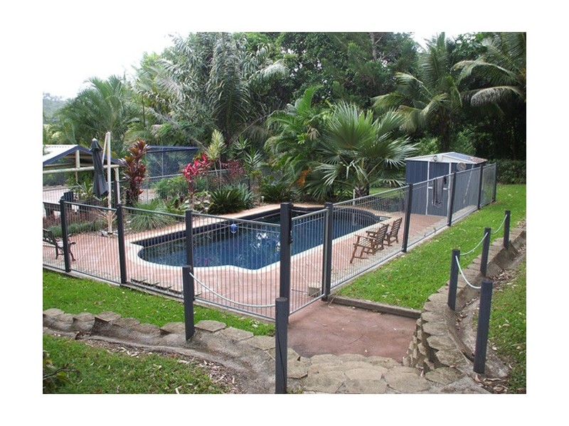 5 Lamberts Rd, Sarina QLD 4737