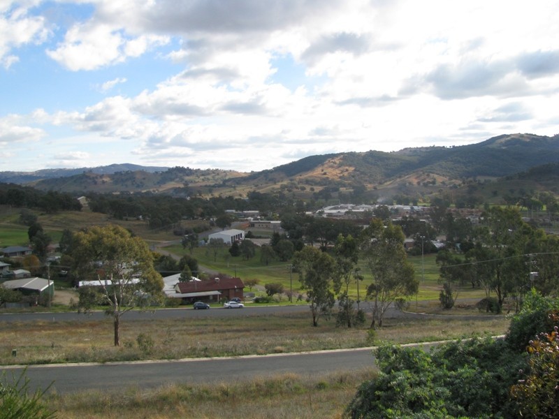 72 Carey Street, Tumut NSW 2720