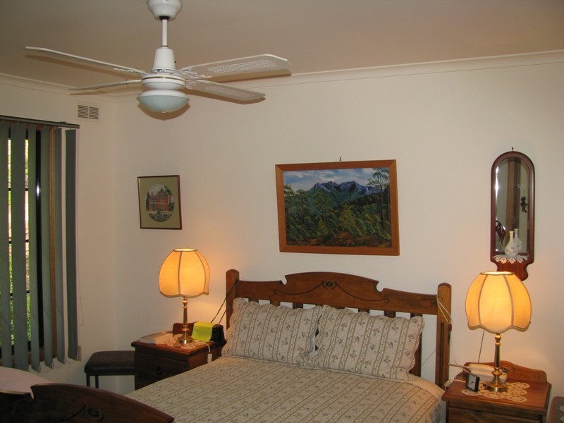 72 Carey Street, Tumut NSW 2720