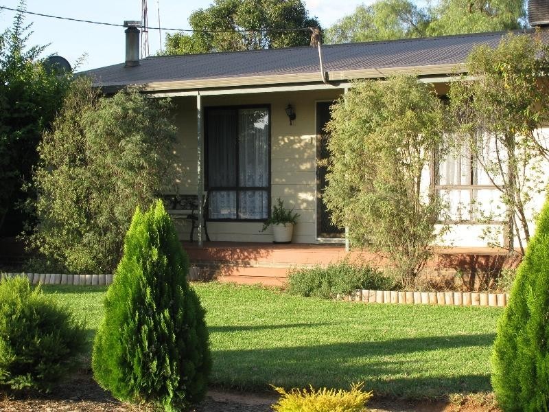 36 William Street, Urana NSW 2645