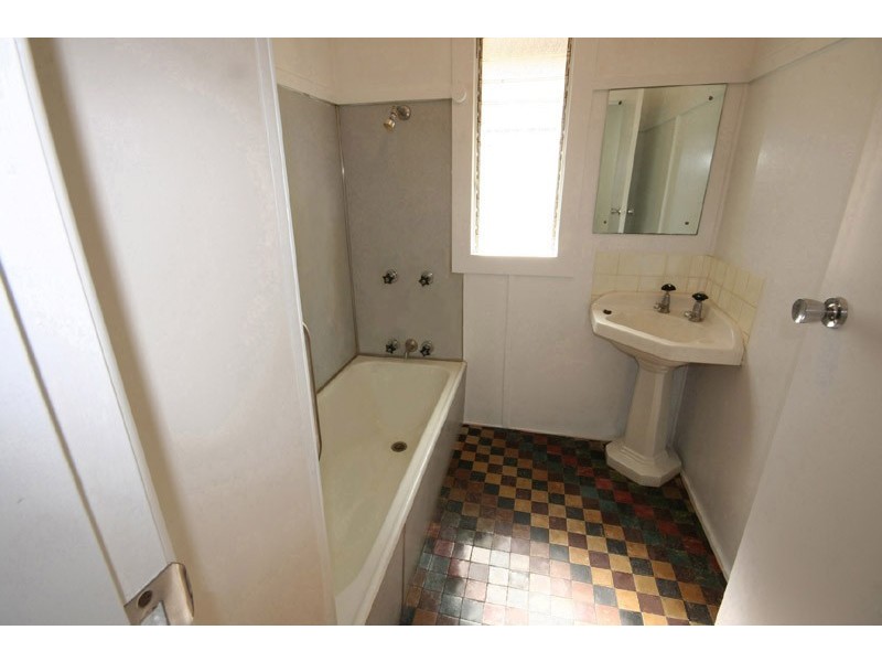 52 Lancelot St, Tennyson QLD 4105