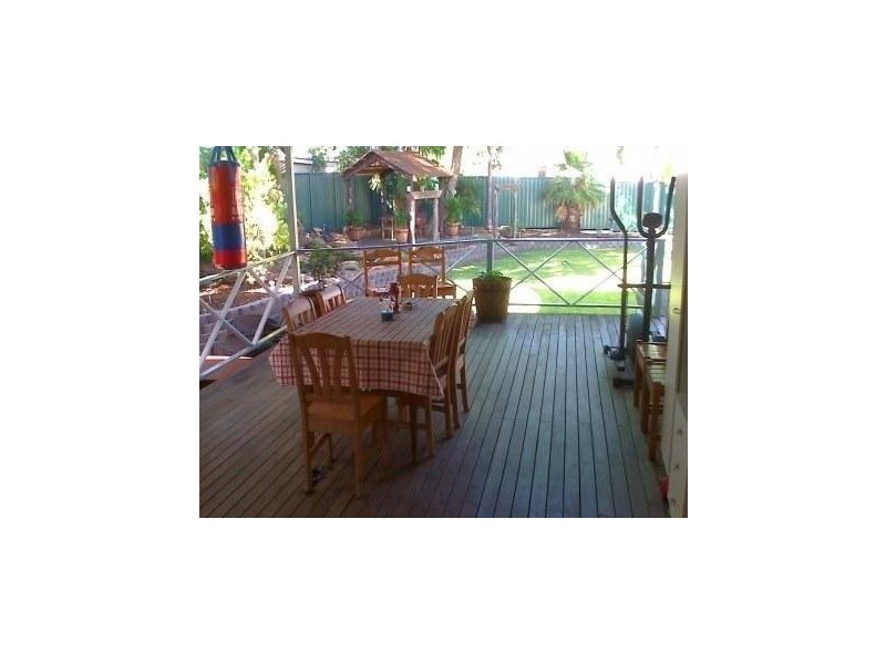 8 Bell Street, Monto QLD 4630