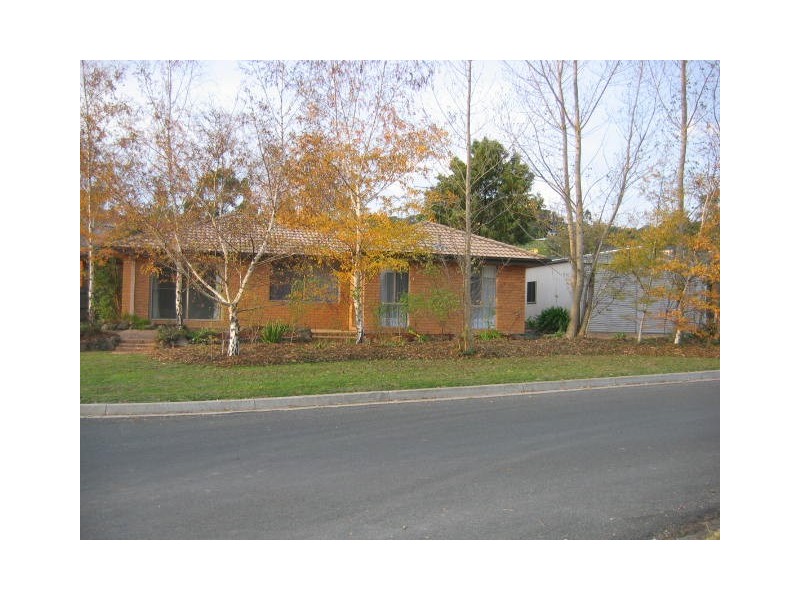 1 McAuley Drive, Brown Hill VIC 3350