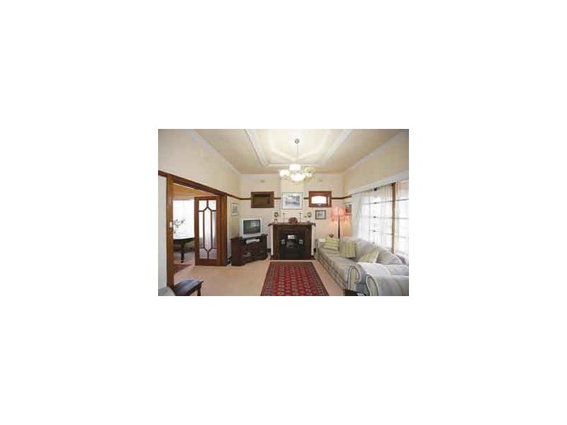 6 Royal Parade, Pascoe Vale South VIC 3044