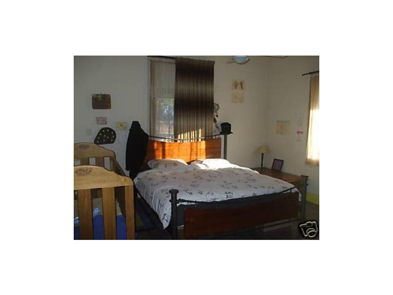 94 Hamilton Road, St Arnaud VIC 3478