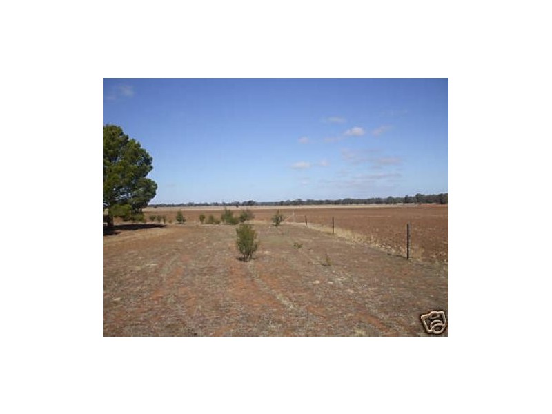 94 Hamilton Road, St Arnaud VIC 3478