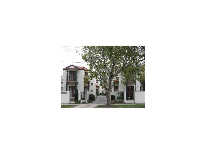2/483  St Kilda Street, Elwood VIC 3184