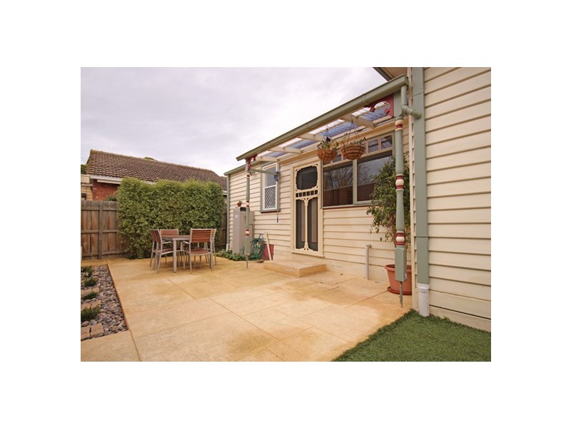 1/14  Whitelaw Street, Reservoir VIC 3073