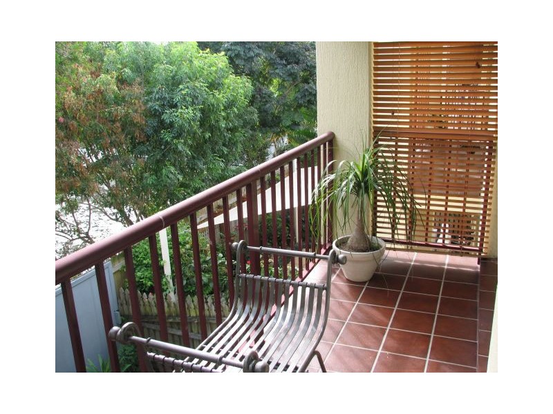 4/102 Alexander Drive, Highland Park QLD 4211