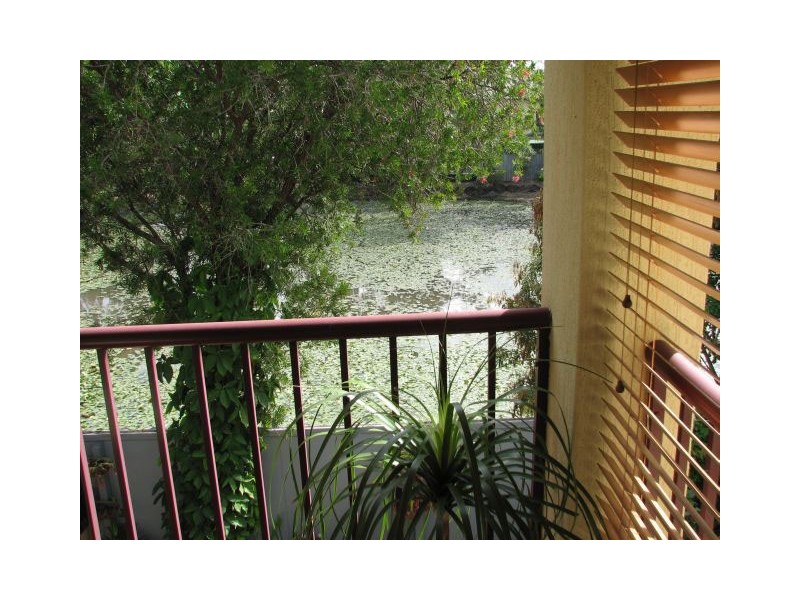4/102 Alexander Drive, Highland Park QLD 4211