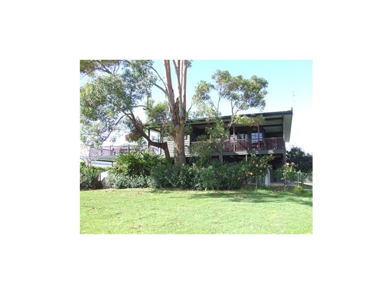 76 Poinciana Waters, Broadbeach Waters QLD 4218