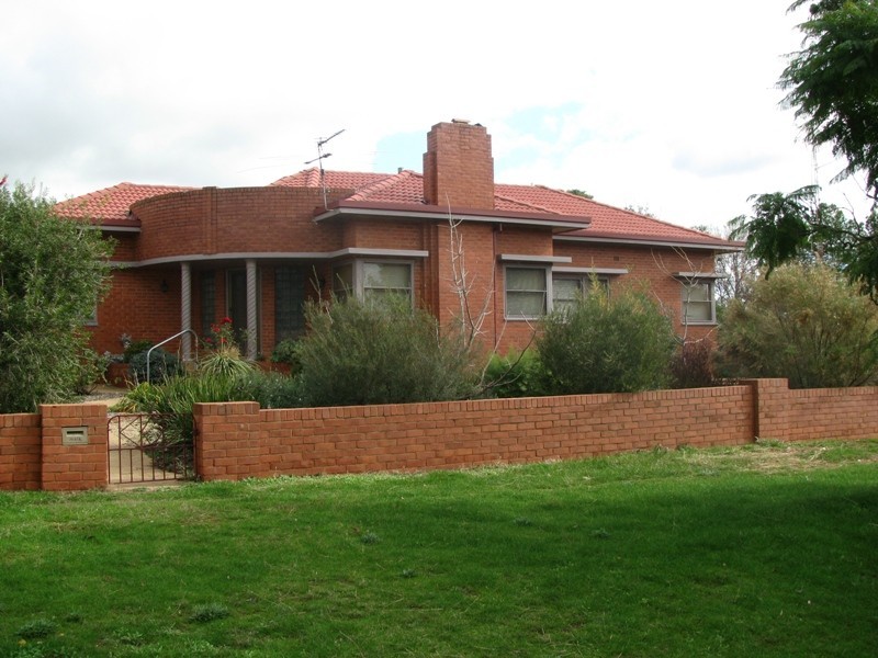 86 Lewis Street, Coolamon NSW 2701