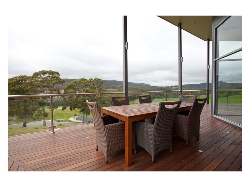 8 Donvista Drive, Devonport TAS 7310