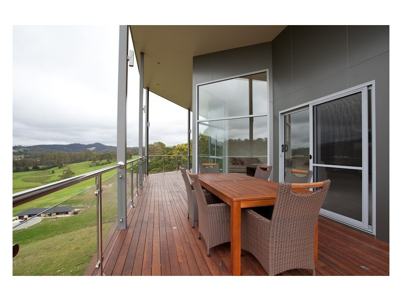 8 Donvista Drive, Devonport TAS 7310