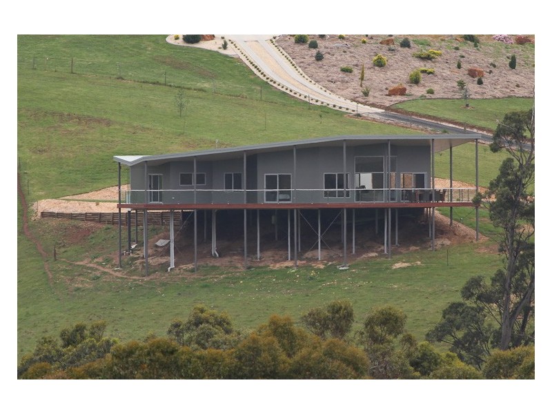 8 Donvista Drive, Devonport TAS 7310