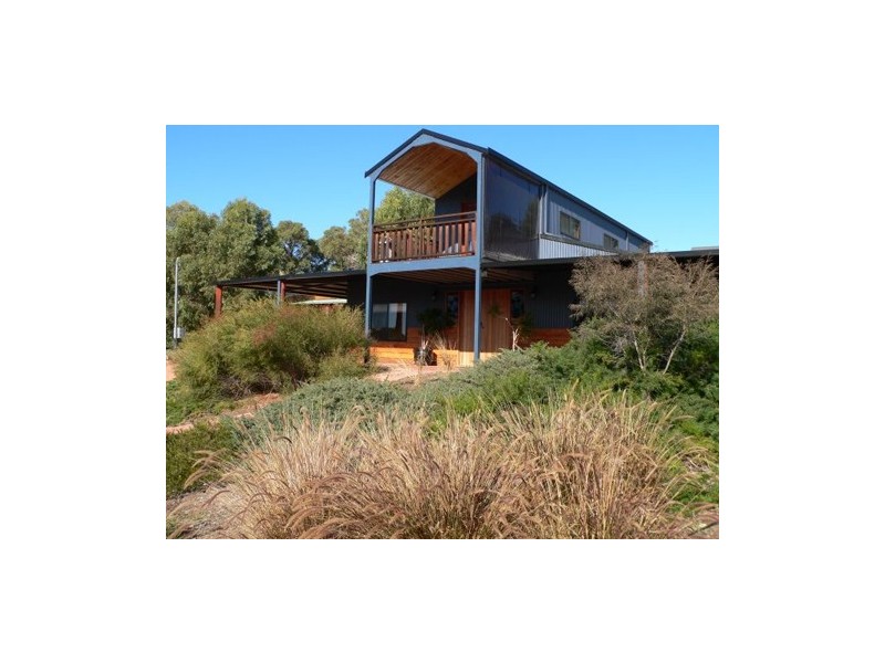 8 Orchard Place, Myalup WA 6220