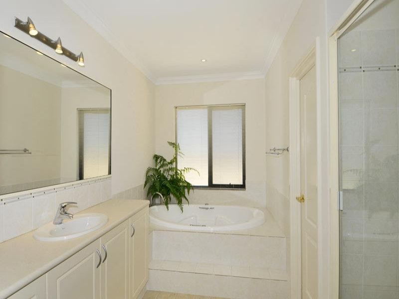 29 Estuary Place, Wannanup WA 6210