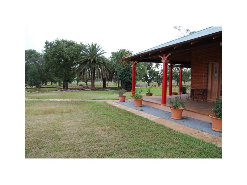 “Howlong” Narrandera Road, Colinroobie NSW 2700