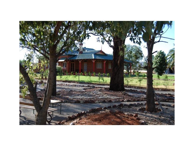 “Howlong” Narrandera Road, Colinroobie NSW 2700
