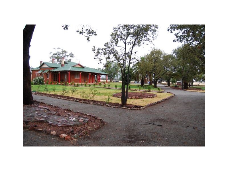 “Howlong” Narrandera Road, Colinroobie NSW 2700