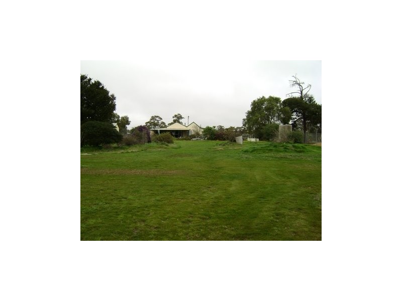 42 Rowe Street, Avoca VIC 3467