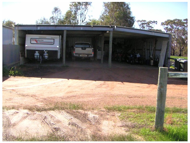 17 Mcguire Road, Broomehill WA 6318