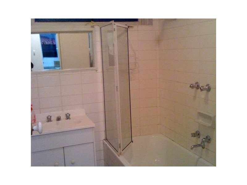 18/12 Lennon Street, Parkville VIC 3052