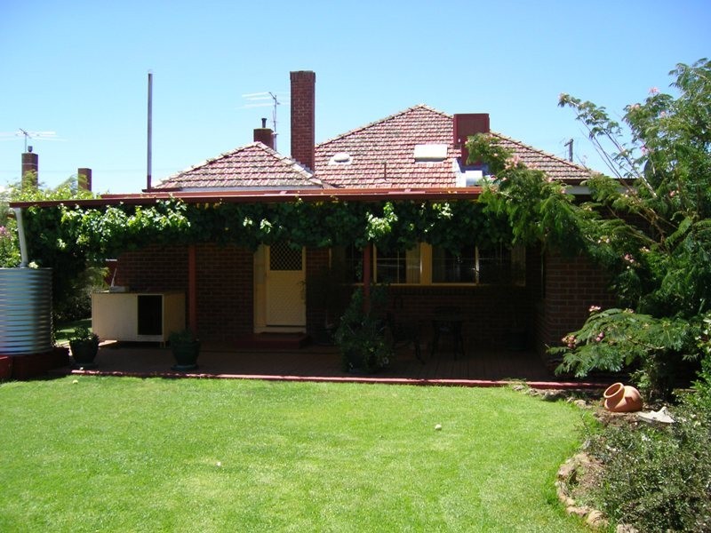 16 Bapaume, Cootamundra NSW 2590