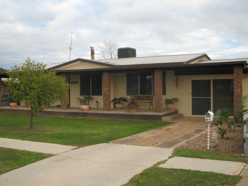 43 Urana, The Rock NSW 2655