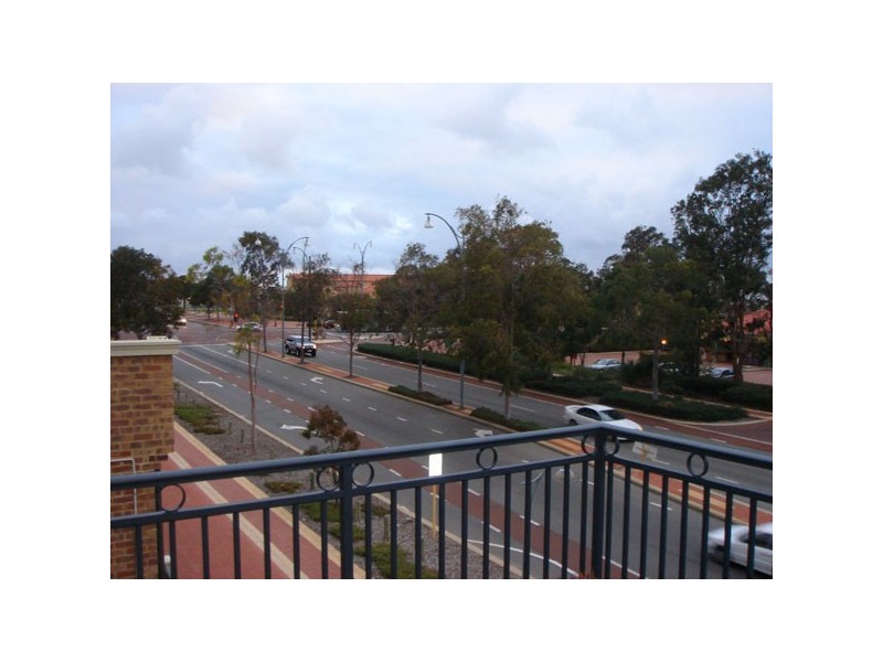 32/101 Grand Boulevard, Joondalup WA 6027