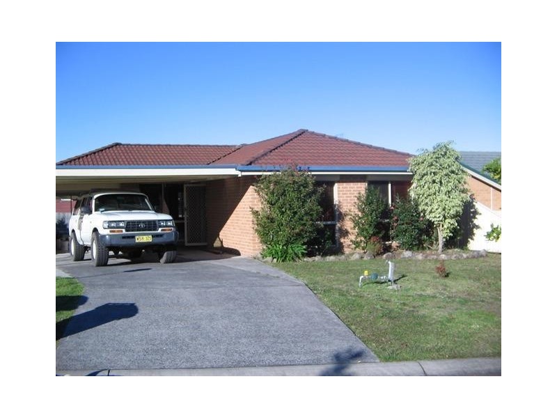 4 Kirrajong, San Remo NSW 2262