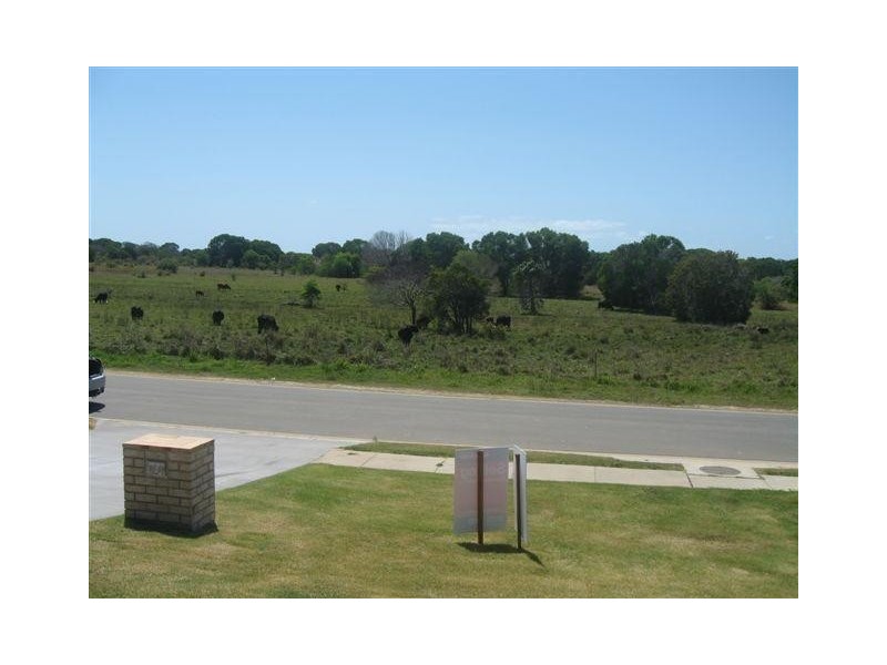 1 Bayridge Heights Drive, Wondunna QLD 4655