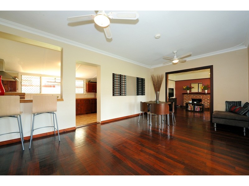 182 Penguin Road, Safety Bay WA 6169