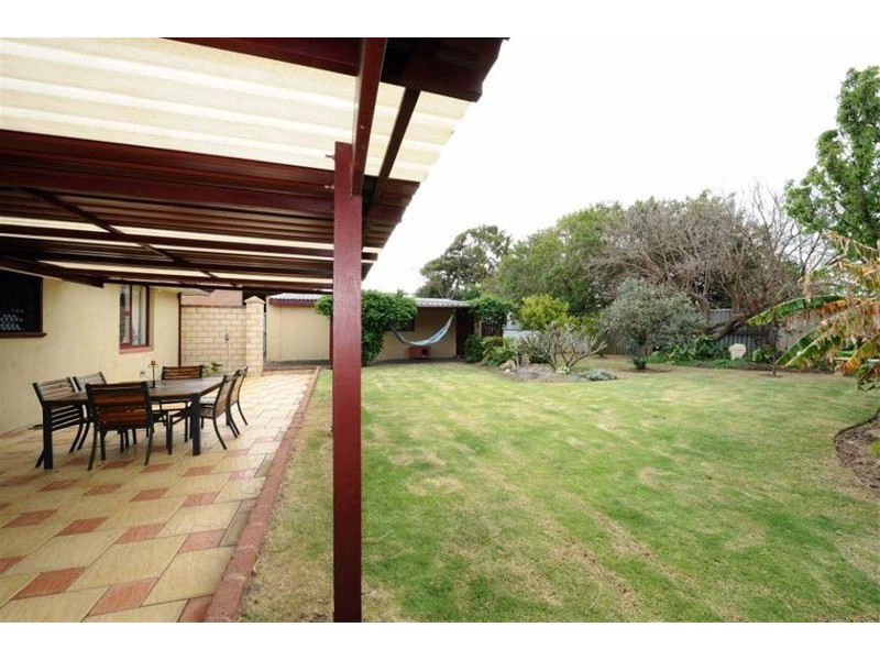 182 Penguin Road, Safety Bay WA 6169