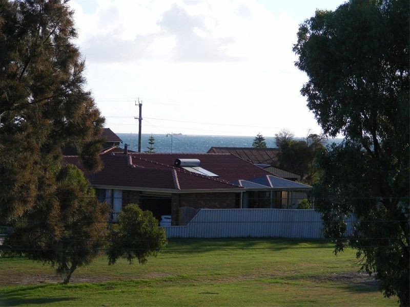 182 Penguin Road, Safety Bay WA 6169