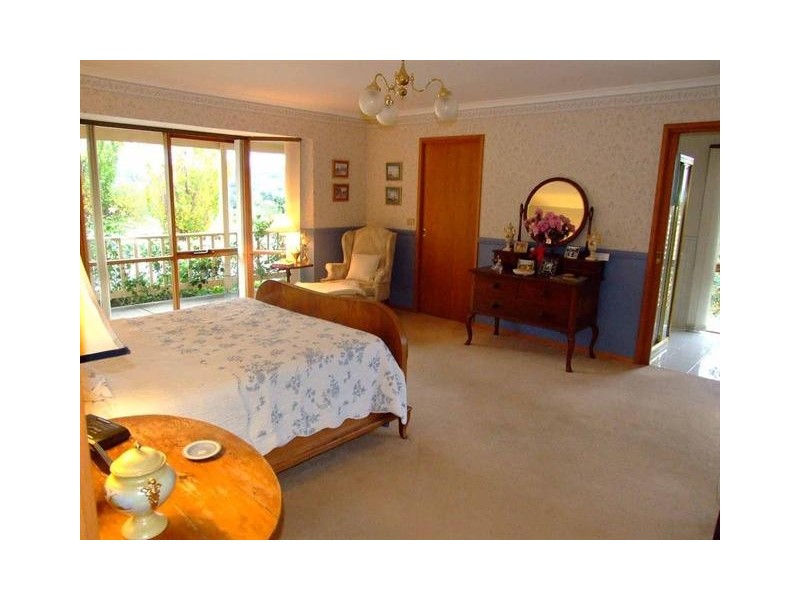 1105 Jacksons Track, Jindivick VIC 3818
