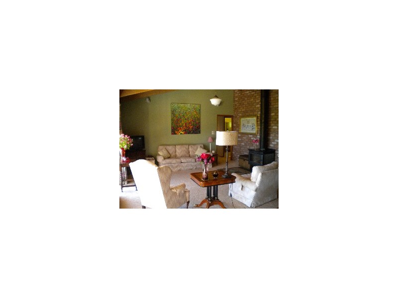 1105 Jacksons Track, Jindivick VIC 3818