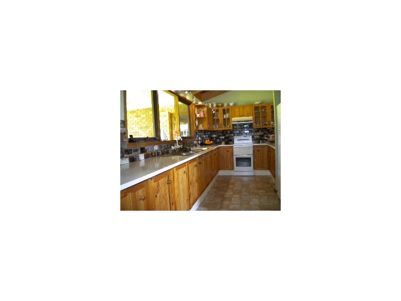 1105 Jacksons Track, Jindivick VIC 3818