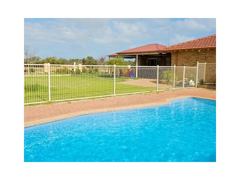 18 Blackbutt Grove, Gabbadah WA 6041