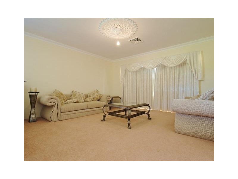 18 Blackbutt Grove, Gabbadah WA 6041