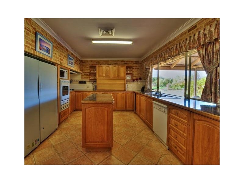 18 Blackbutt Grove, Gabbadah WA 6041