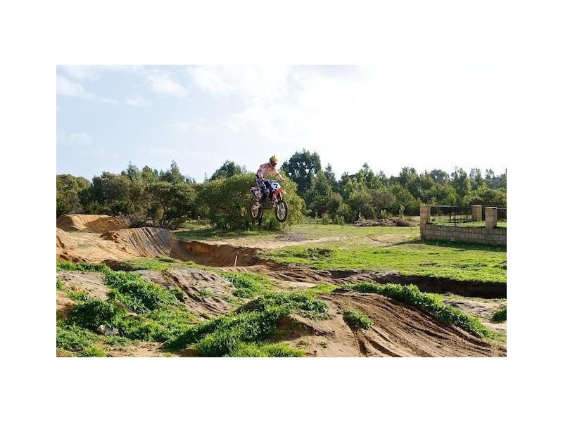 18 Blackbutt Grove, Gabbadah WA 6041