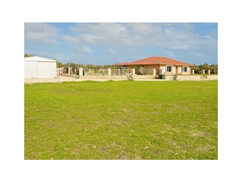 18 Blackbutt Grove, Gabbadah WA 6041