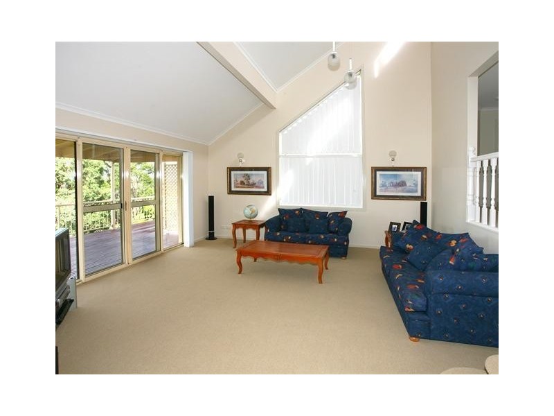 38 Amethyst Court, Carrara QLD 4211