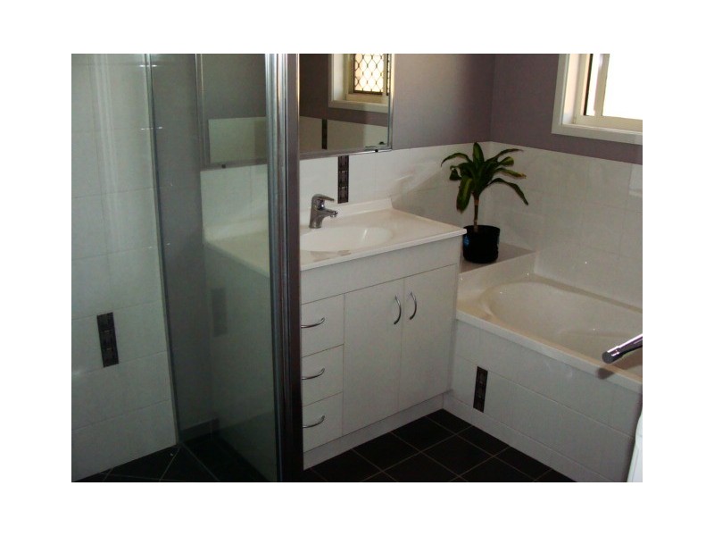 28 Lucy Court, Mirani QLD 4754