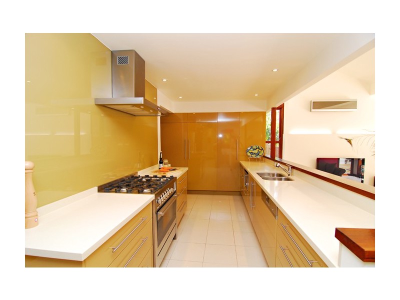 20 Taree Street, Chapel Hill QLD 4069